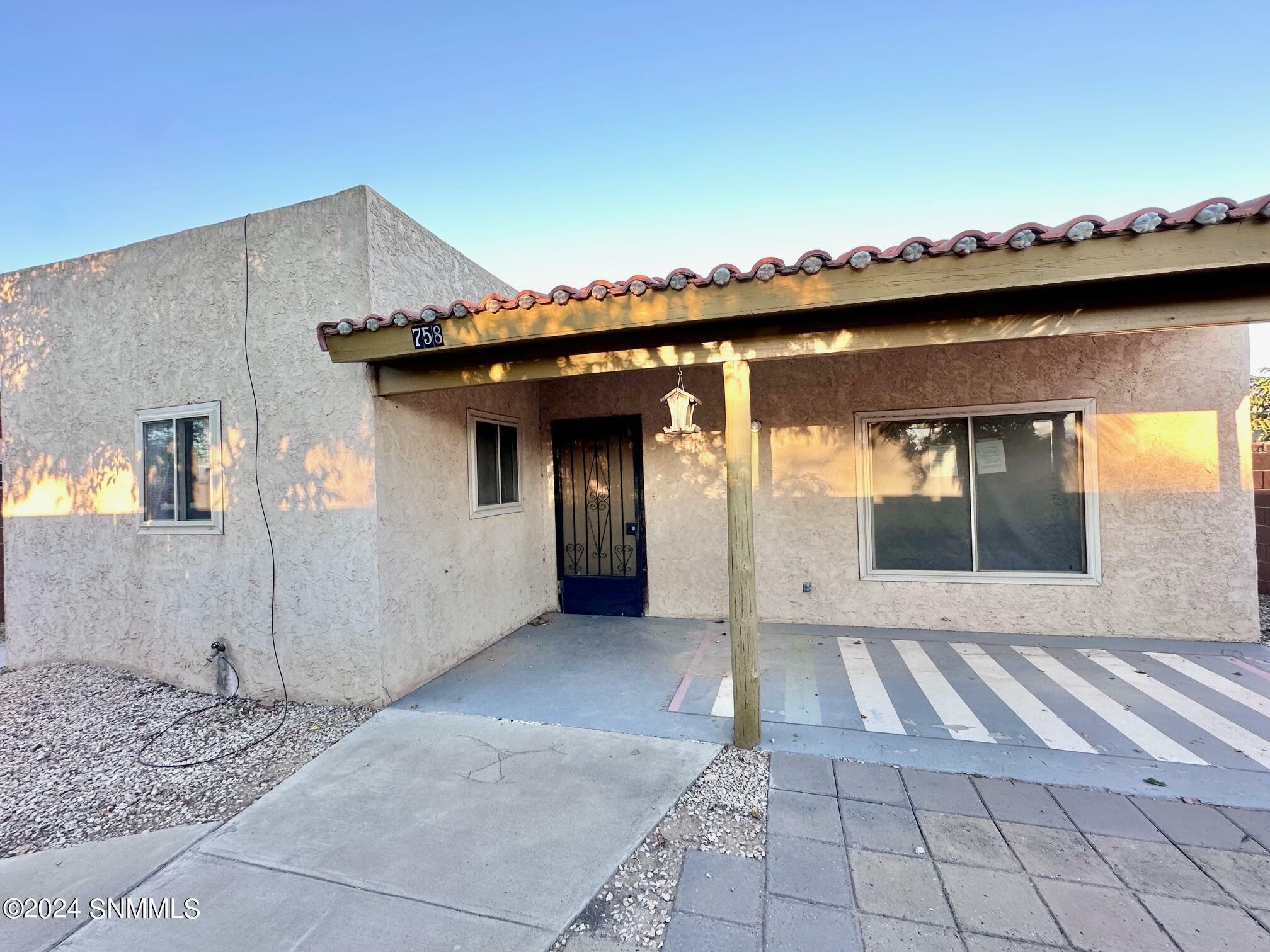 Property Photo:  758 S San Miguel Street  NM 88030 