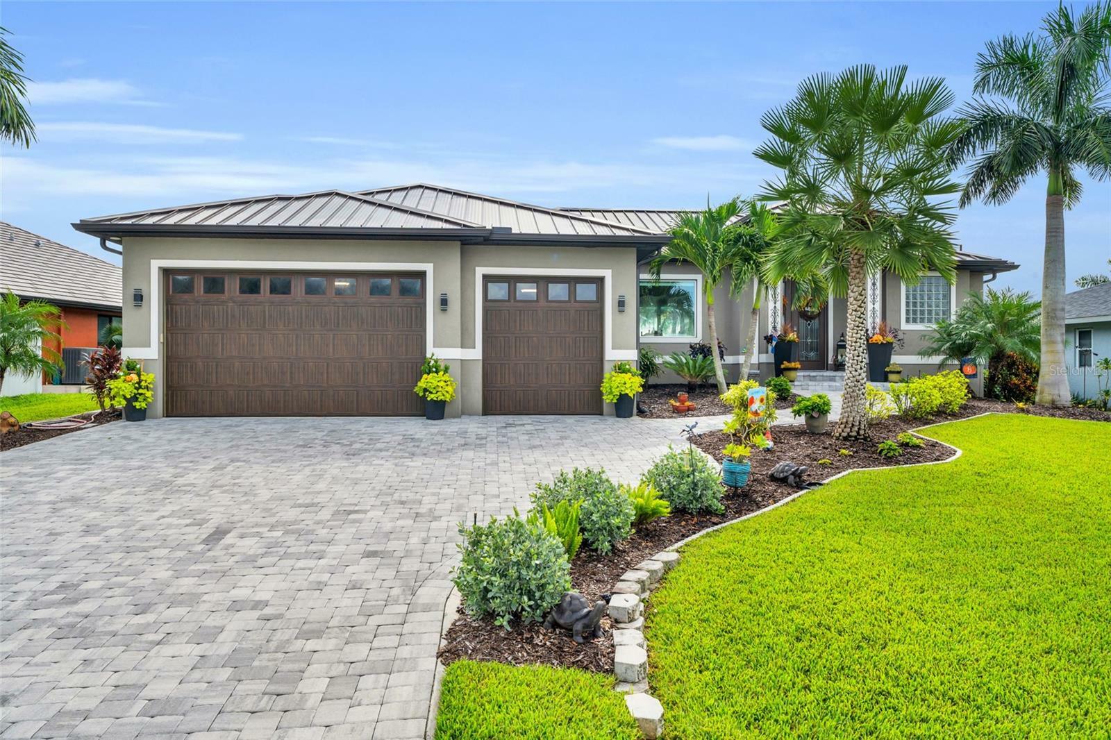 Property Photo:  16232 Cayman Lane  FL 33955 