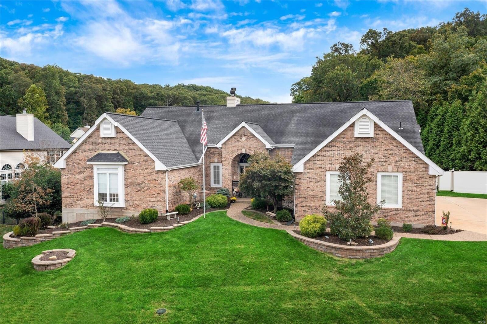 Property Photo:  908 Southern Hills Court  MO 63025 