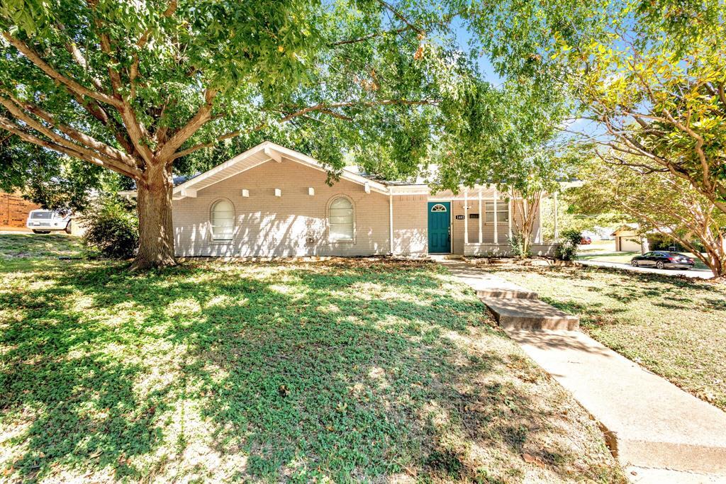 Property Photo: 1402 Juneau Street TX 75050