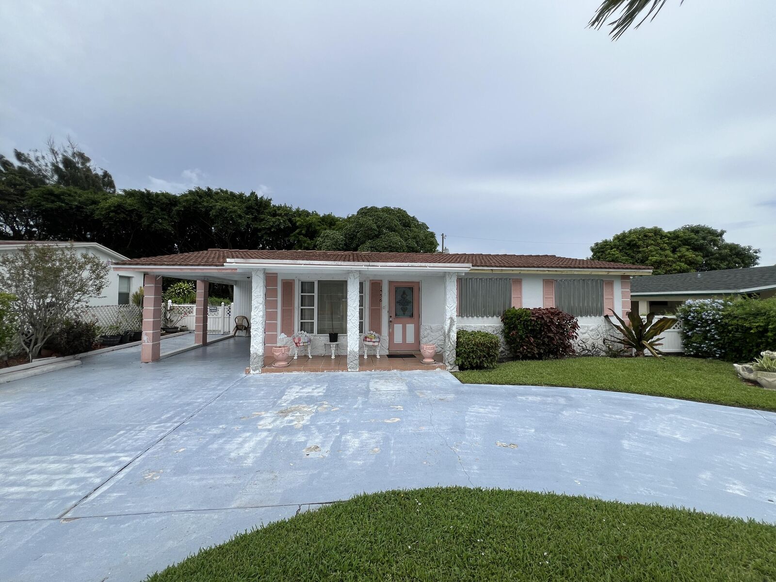 Property Photo:  1556 W 31st Street  FL 33404 