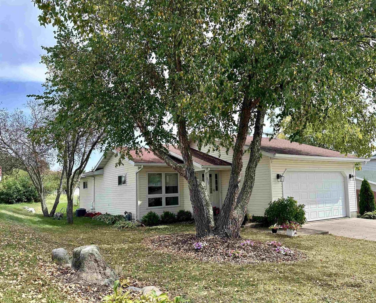 Property Photo:  2207 Grand Street  WI 53528 