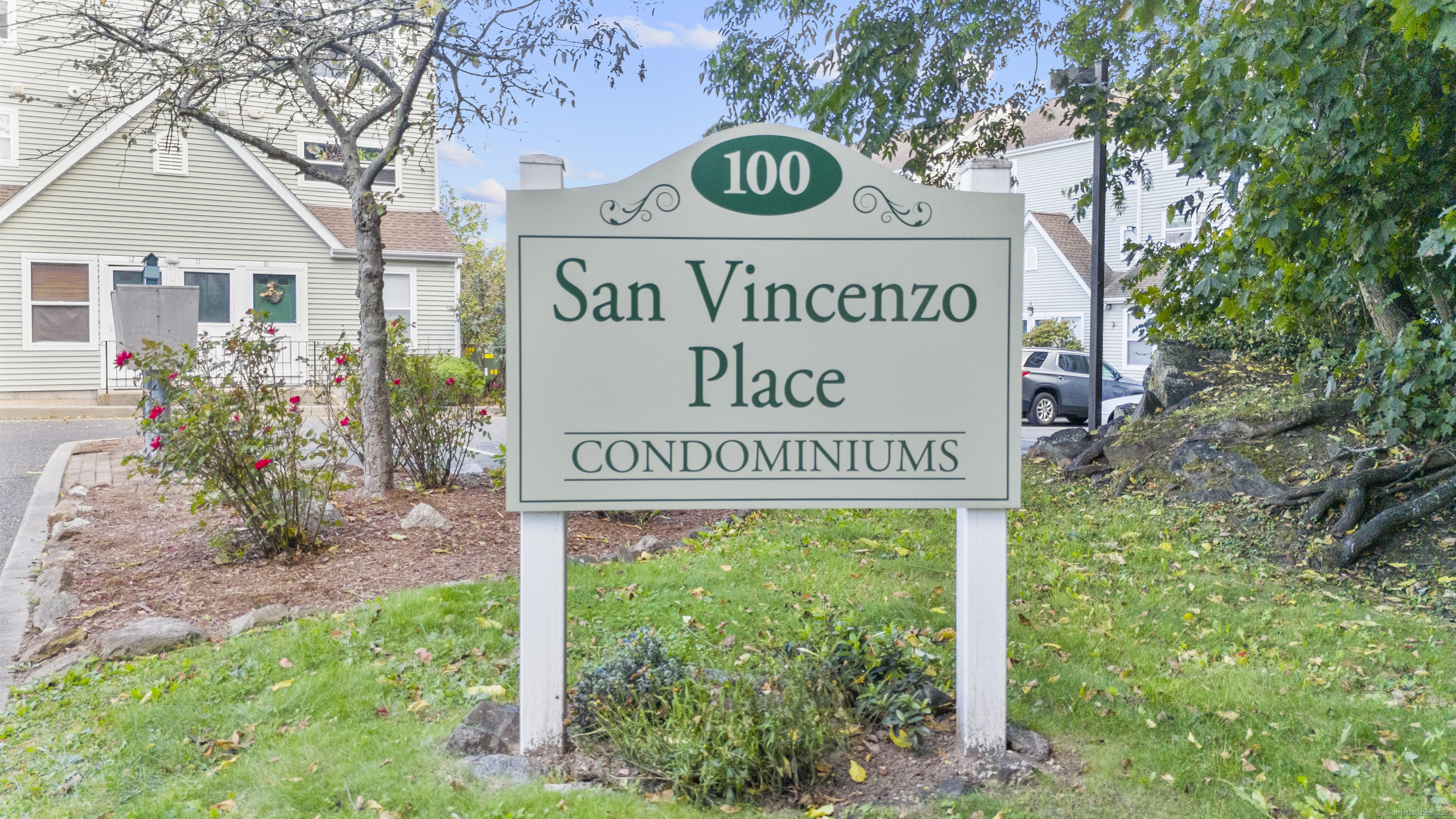 Property Photo:  100 San Vincenzo Place Apt 27  CT 06854 