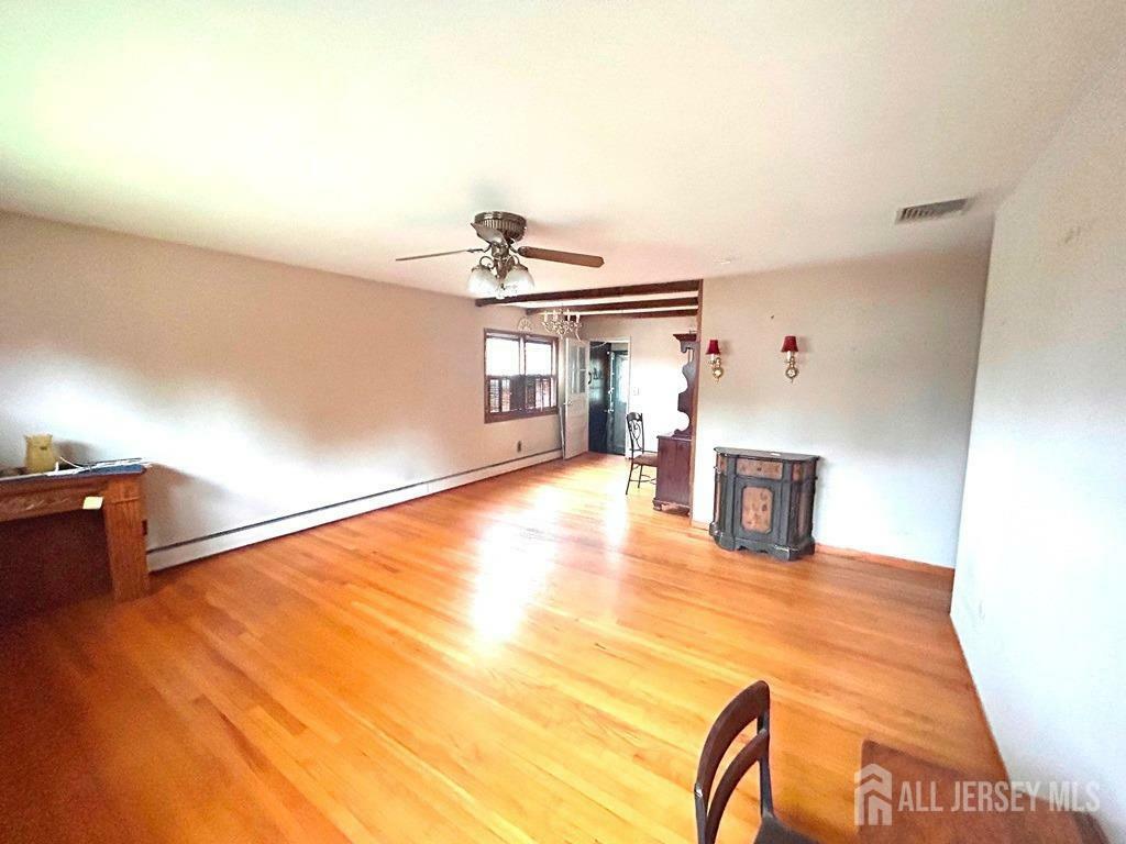 Property Photo:  28 S McKinley Avenue S  NJ 08830 