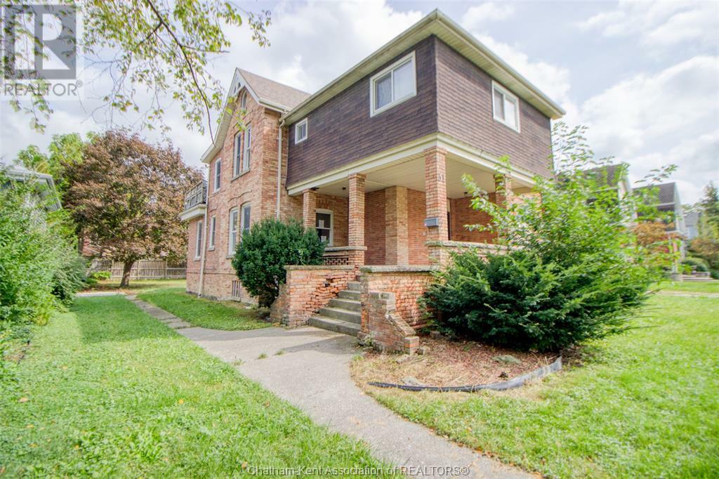 Property Photo:  31 Dufferin Ave  ON N7M 4W6 