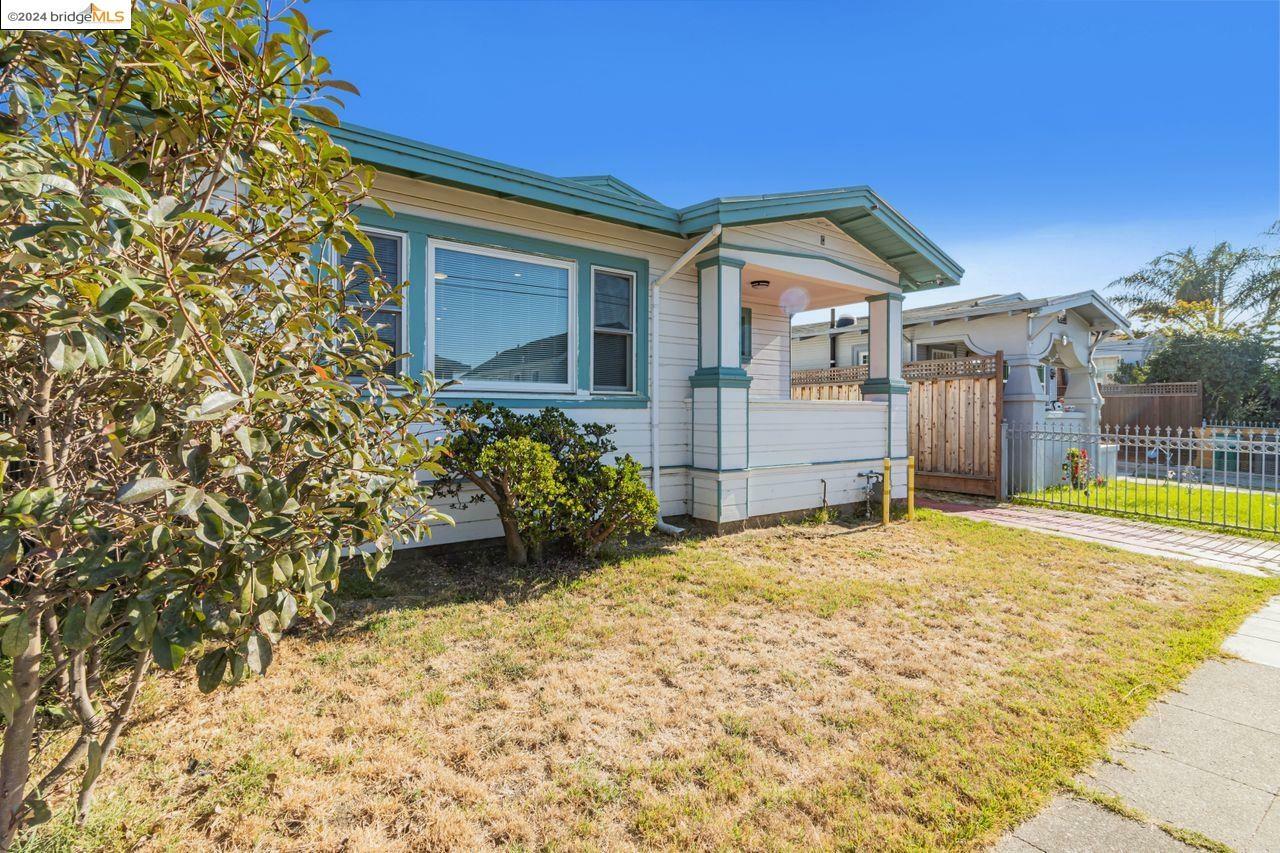 Property Photo:  2026 86th Ave  CA 94621 