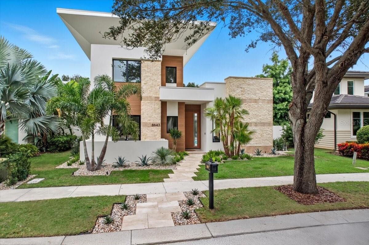Property Photo: 8643 Farthington Way FL 32827