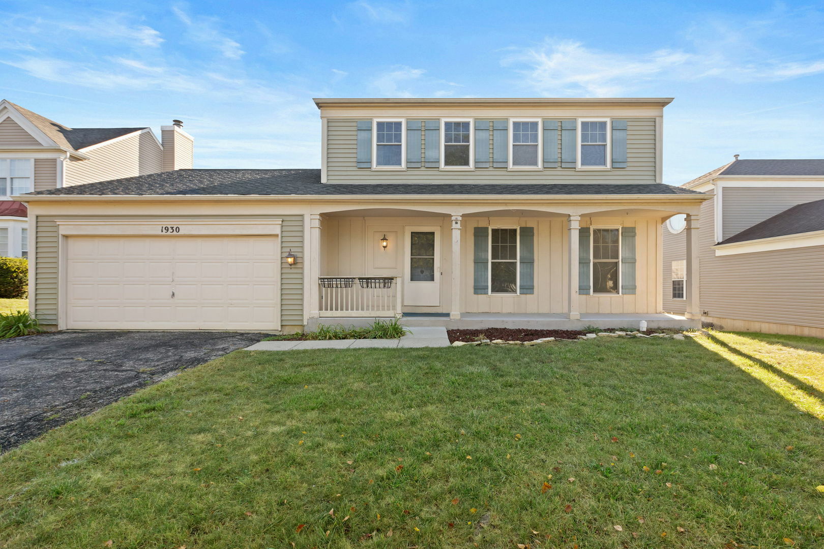 Property Photo:  1930 Gleneagle Circle  IL 60123 