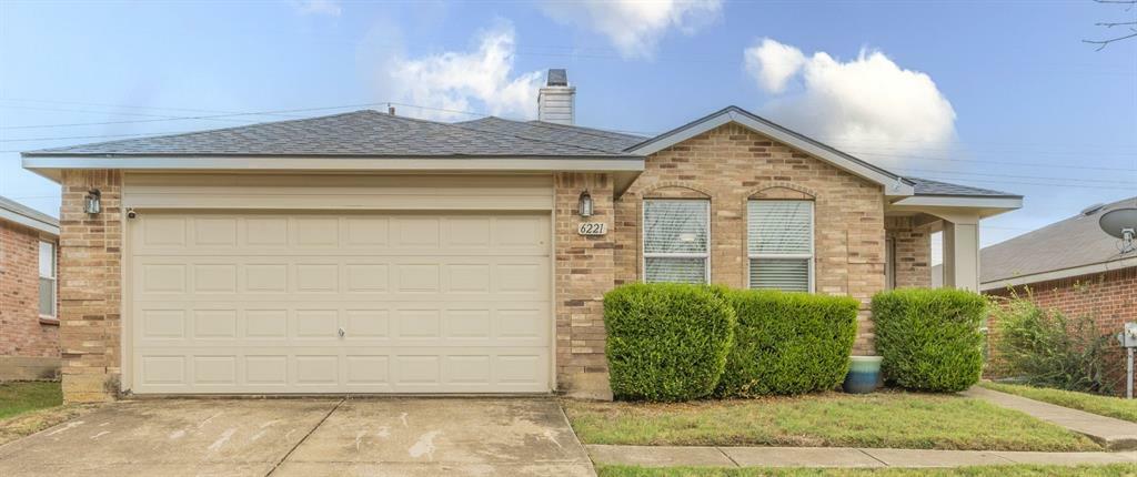 Property Photo:  6221 Thoroughbred Trail  TX 76210 