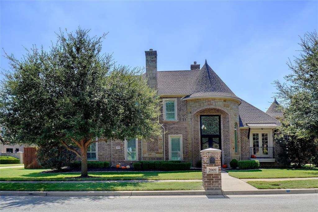 Property Photo:  2009 Woodbury Court  TX 76092 