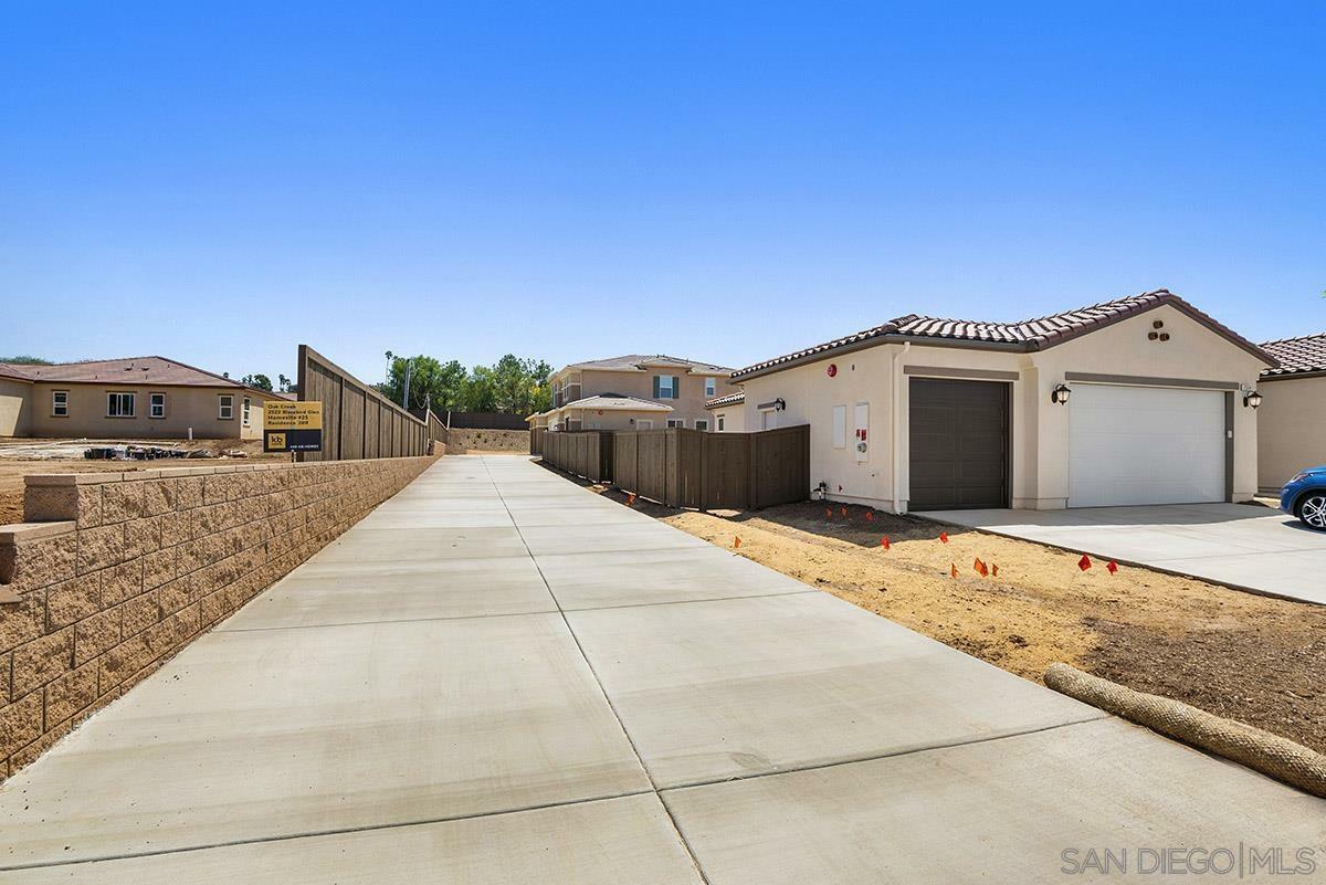 Property Photo:  2522 Blackbird Gln  CA 92029 