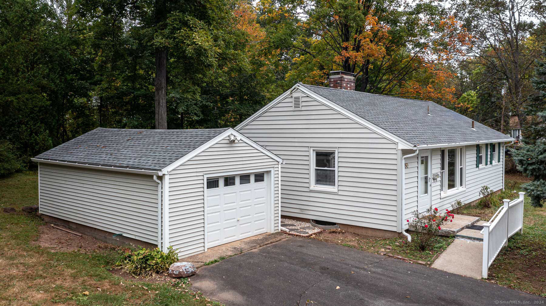 Property Photo:  80 Ellsworth Drive  CT 06002 