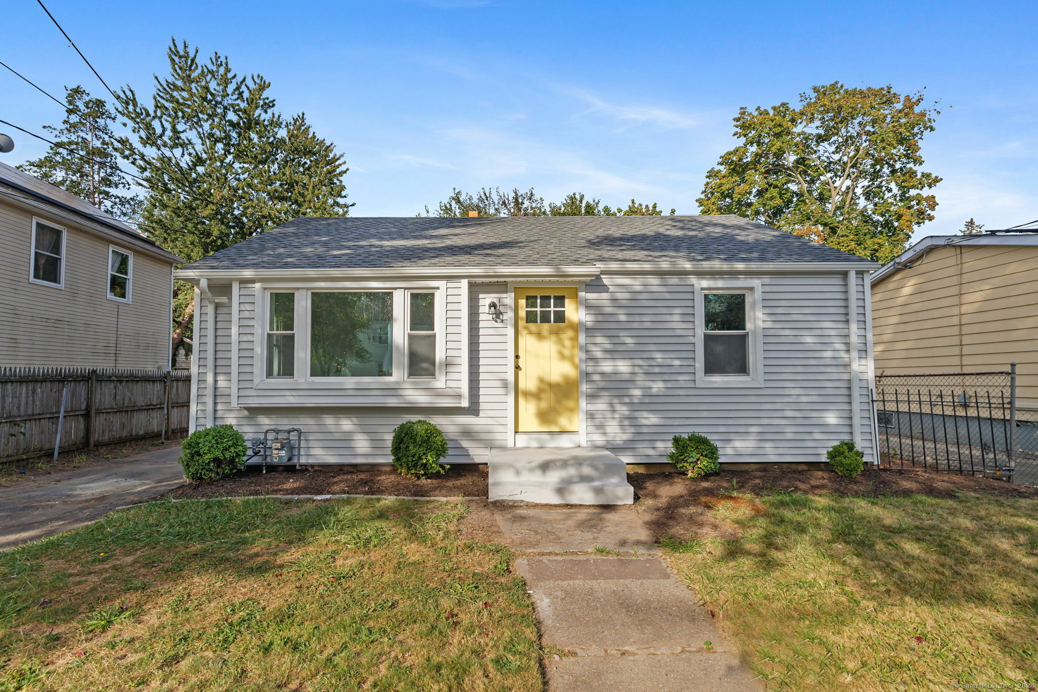 Property Photo:  99 Henry Street  CT 06114 