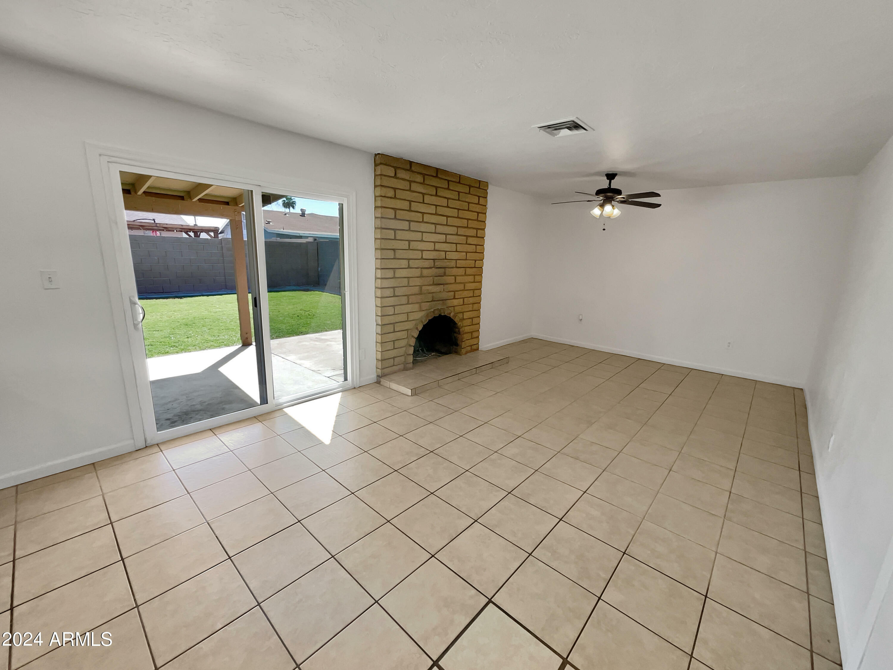 Property Photo:  929 W Knowles Circle  AZ 85210 