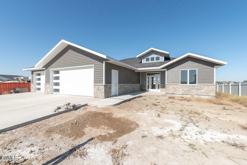 Property Photo:  320 Lennox Drive  ND 58504 