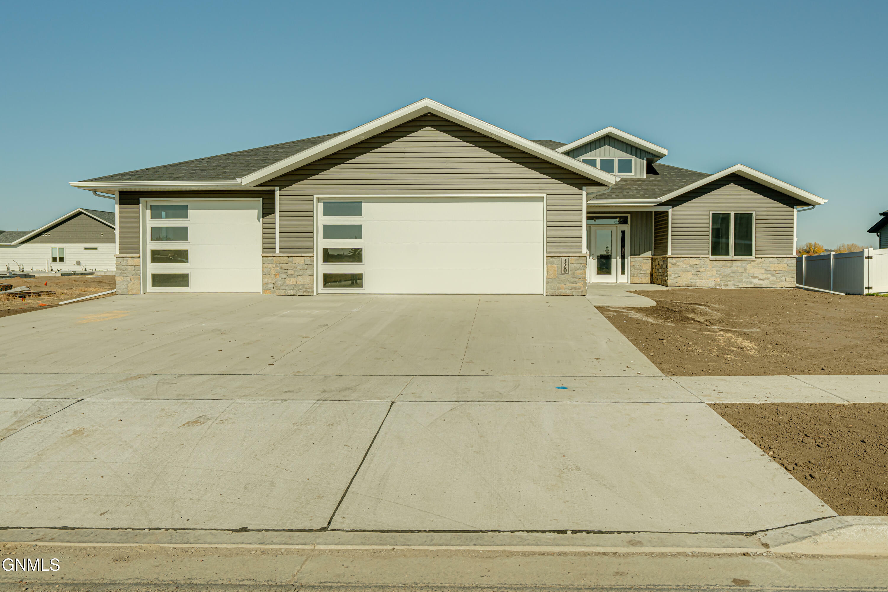 Property Photo:  320 Lennox Drive  ND 58504 