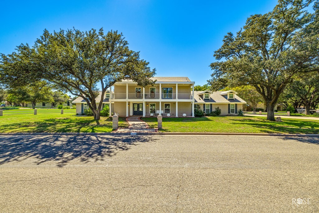 Property Photo:  5425 Beverly Dr  TX 76904 