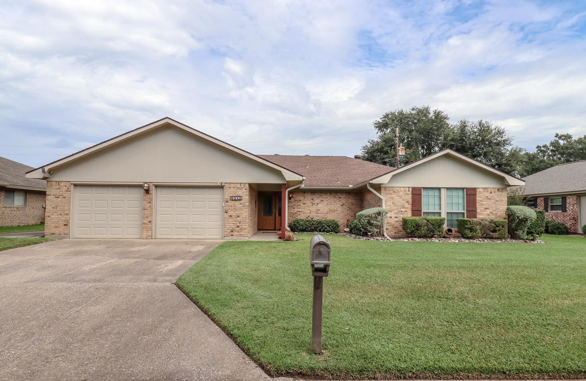 6940 Killarney Dr.  Beaumont TX 77706 photo