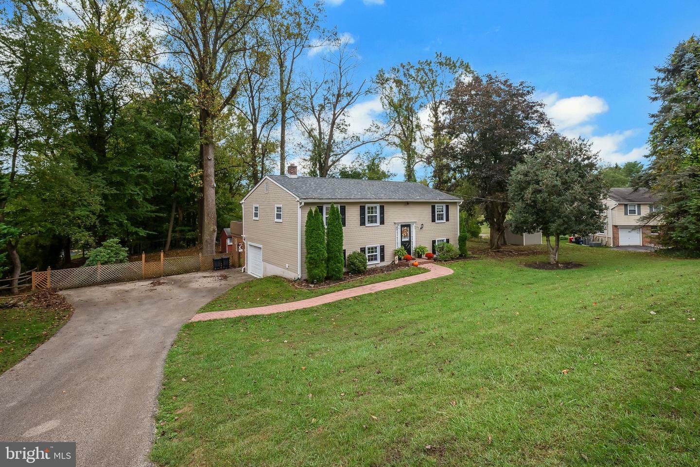 Property Photo:  1690 Hillcrest Lane  PA 19014 