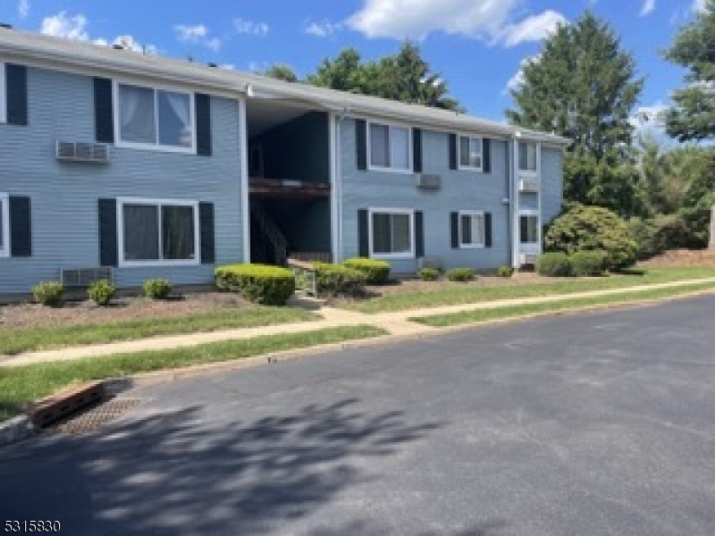 Property Photo: 52 Norwich Pl NJ 08873