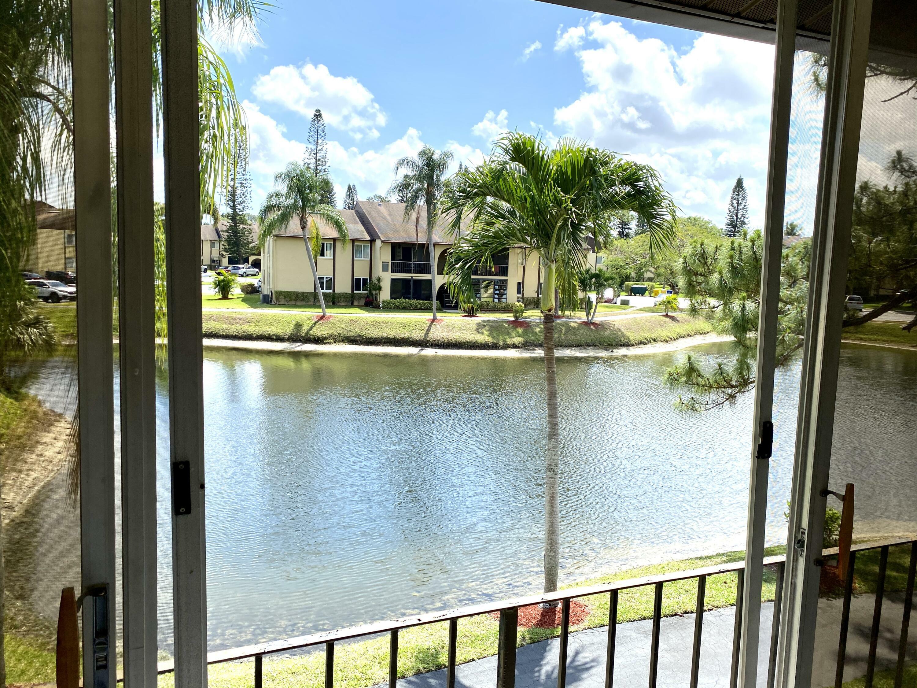 Property Photo:  340 Pine Ridge Circle B-2  FL 33463 