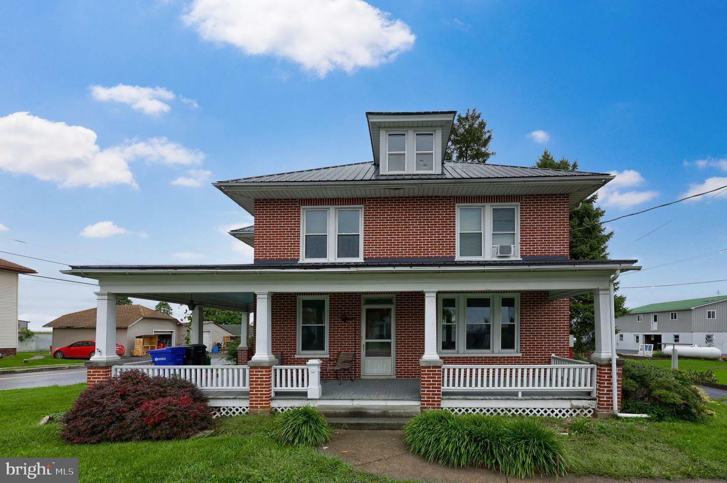 Property Photo:  995 W Main Street  PA 17557 