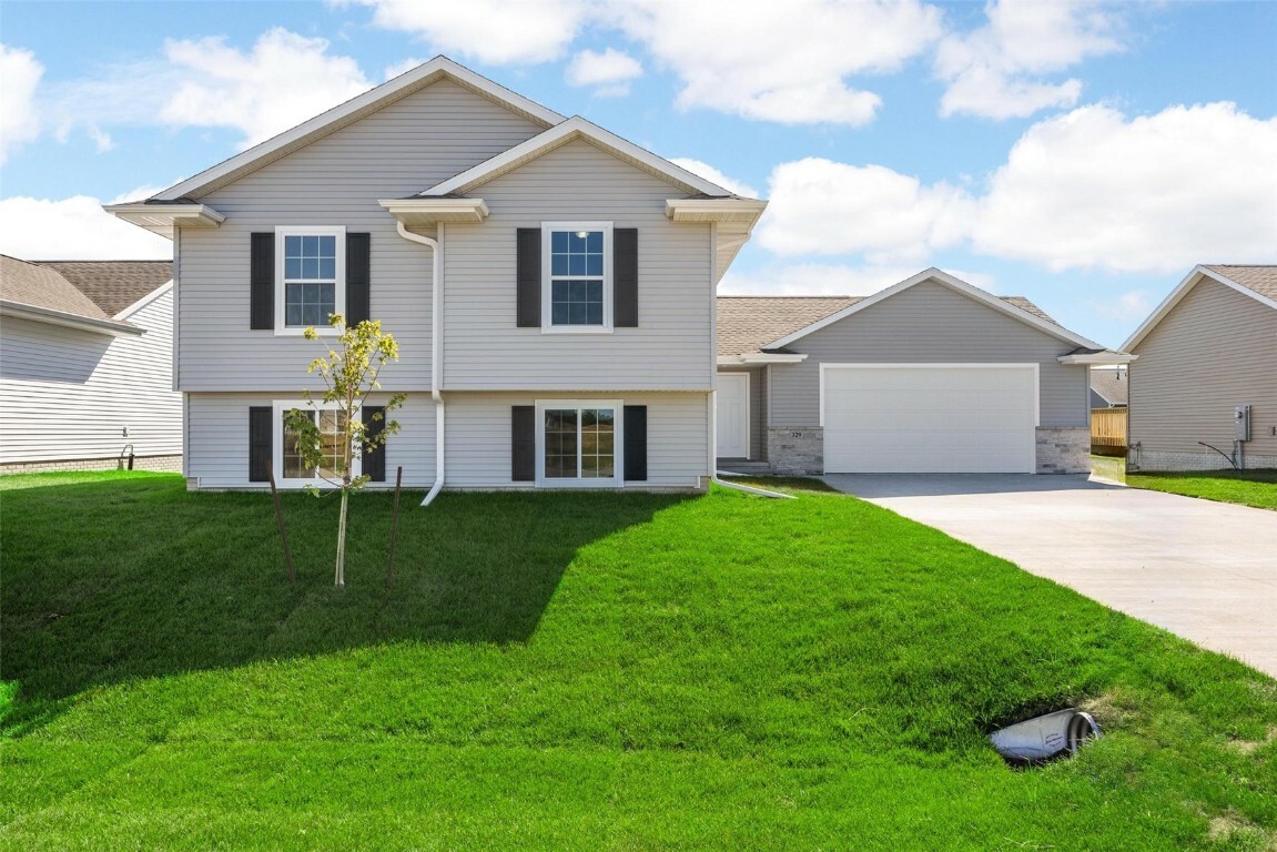 Property Photo: 843 Indigo Drive IA 52324