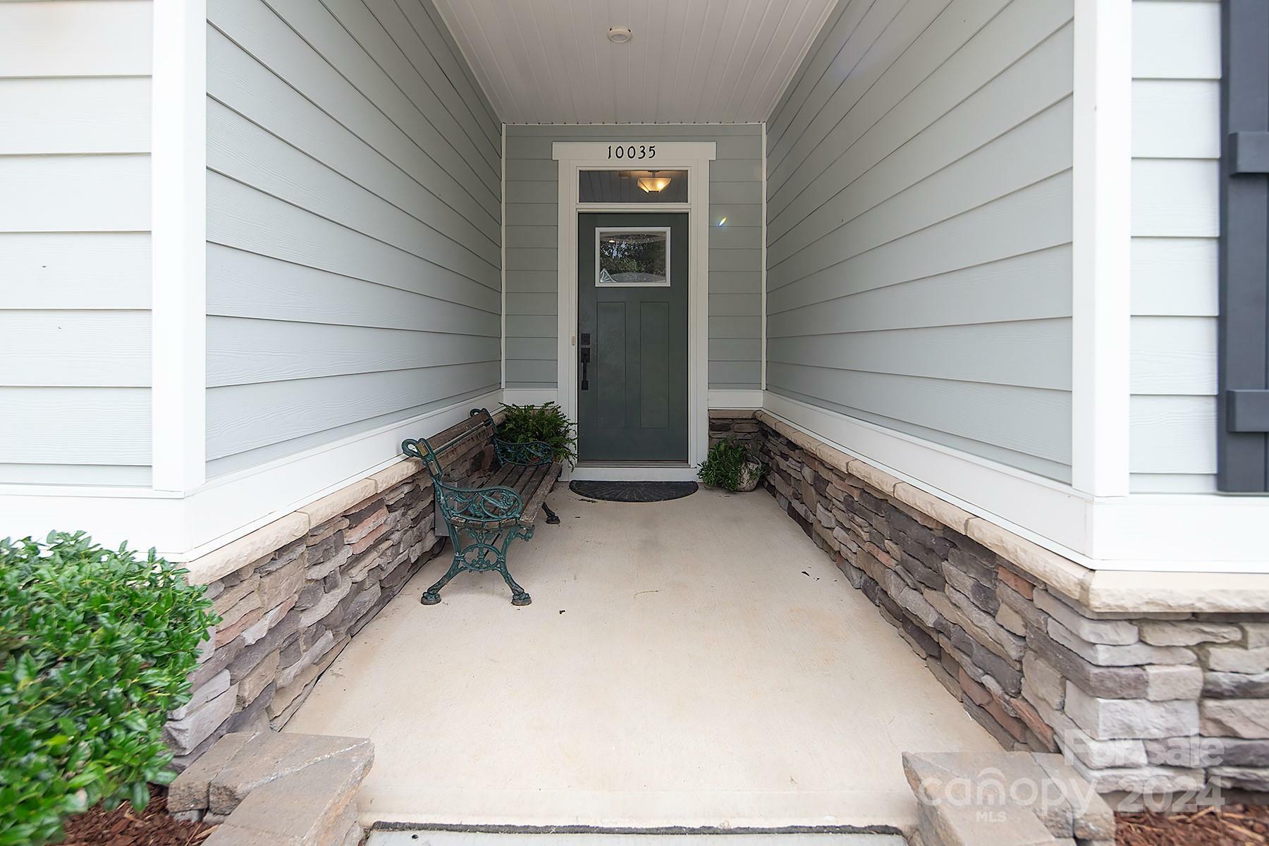 Property Photo:  10035 Lilac Court  NC 28215 