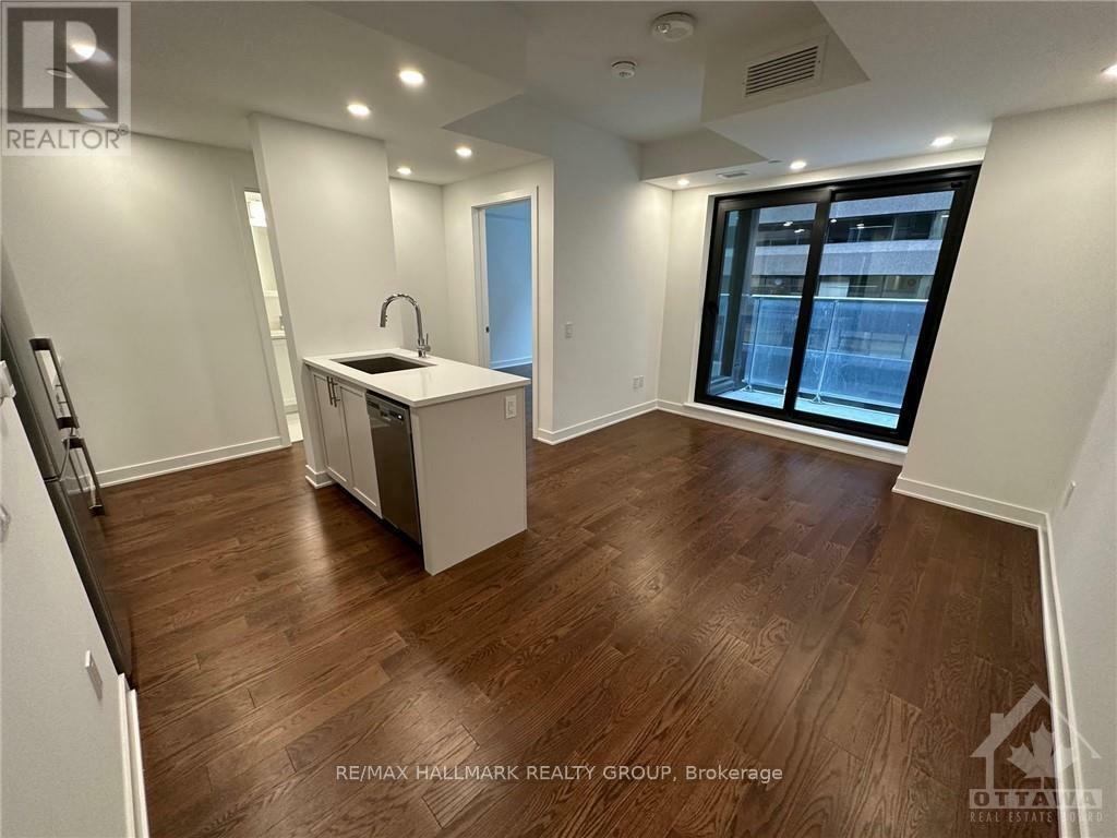 Property Photo:  340 Queen Street 302  ON K1R 0G1 