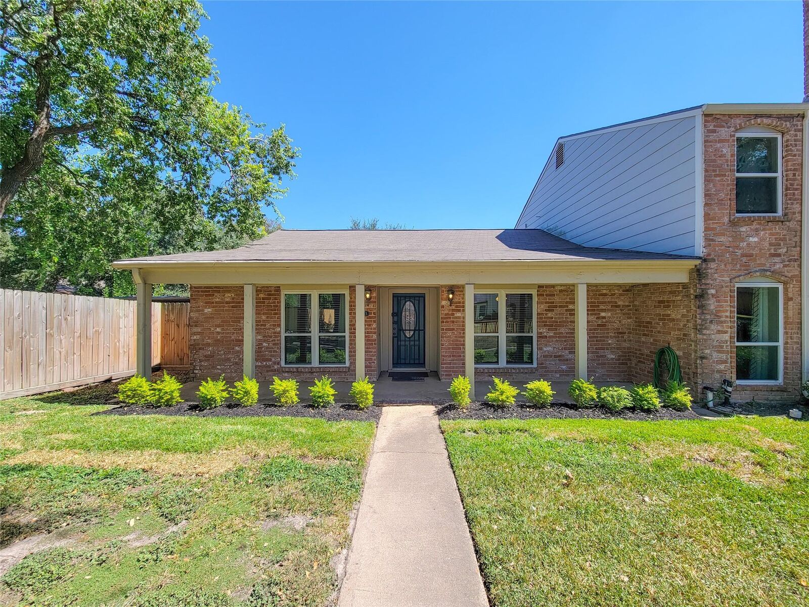 Property Photo:  11813 Southlake Dr  TX 77077 