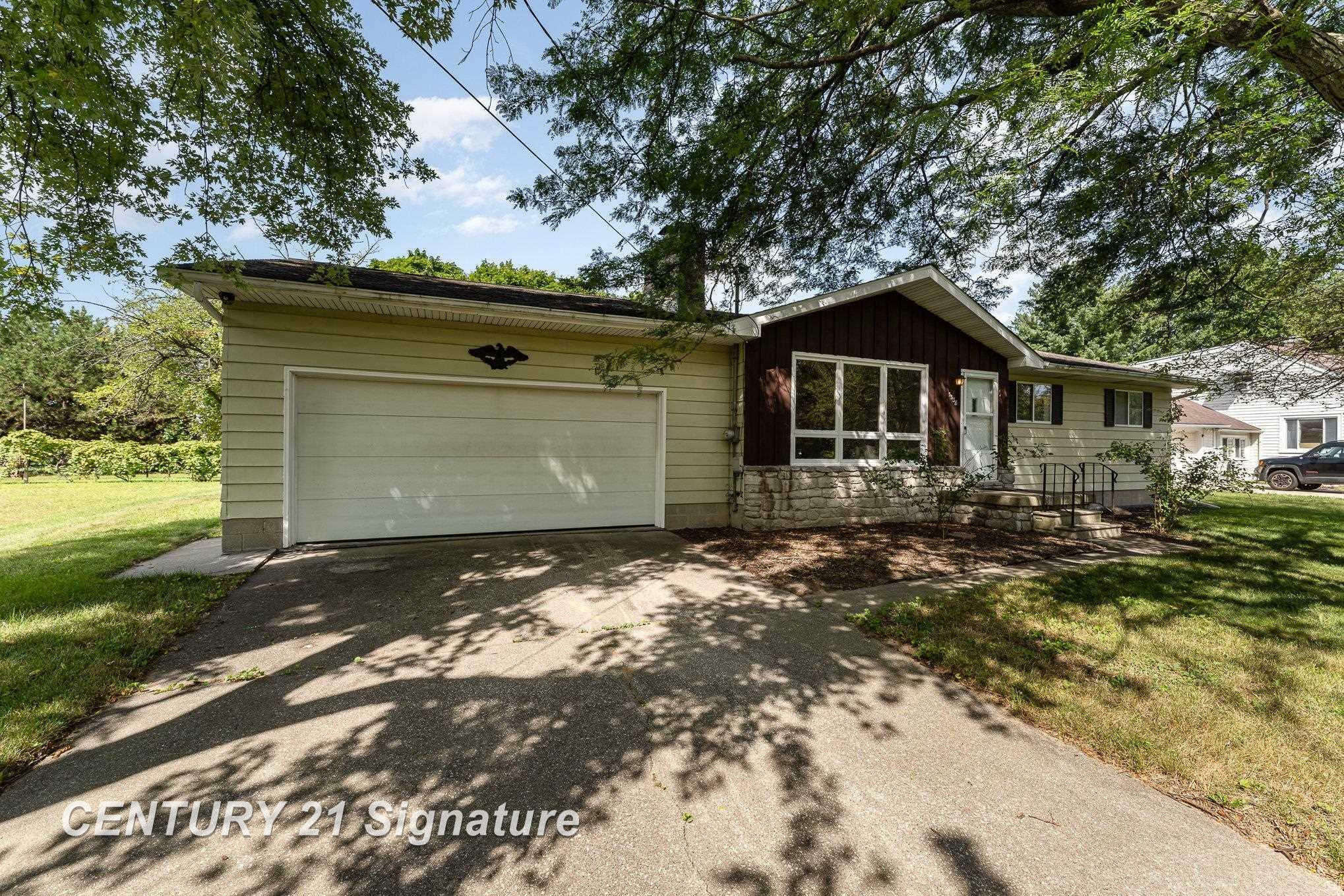 Property Photo:  5538 Christyway Court  MI 48706 