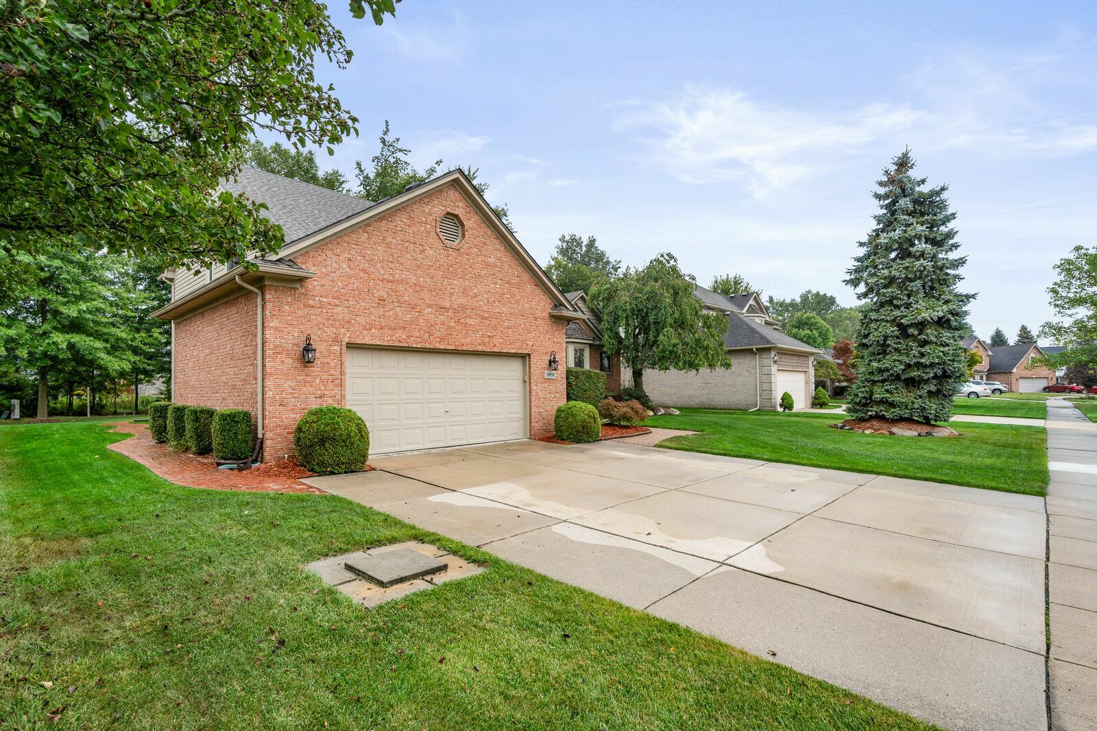 Property Photo:  52652 W Hill Drive  MI 48047 6113 