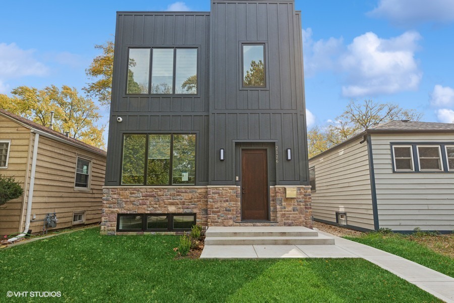 Property Photo:  2126 Cleveland Street  IL 60202 