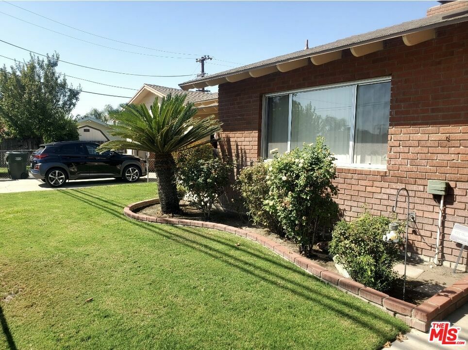 Property Photo:  2904 Belle Terrace  CA 93304 