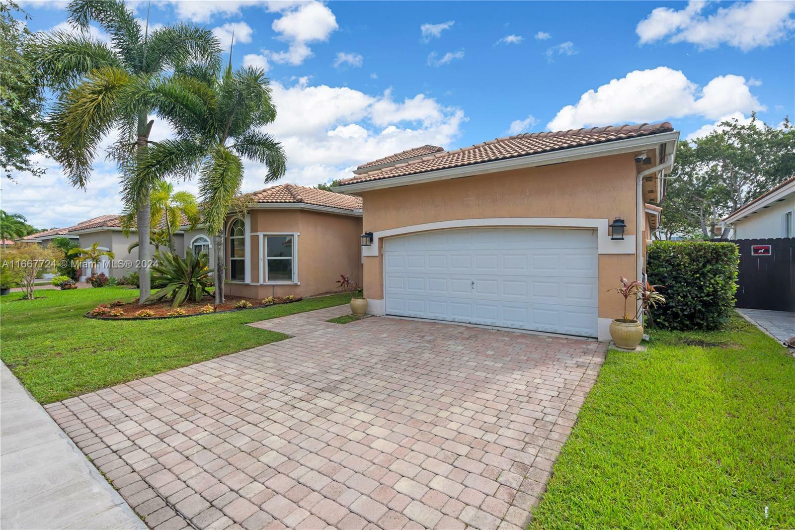 Property Photo:  1821 SE 17th Avenue  FL 33035 