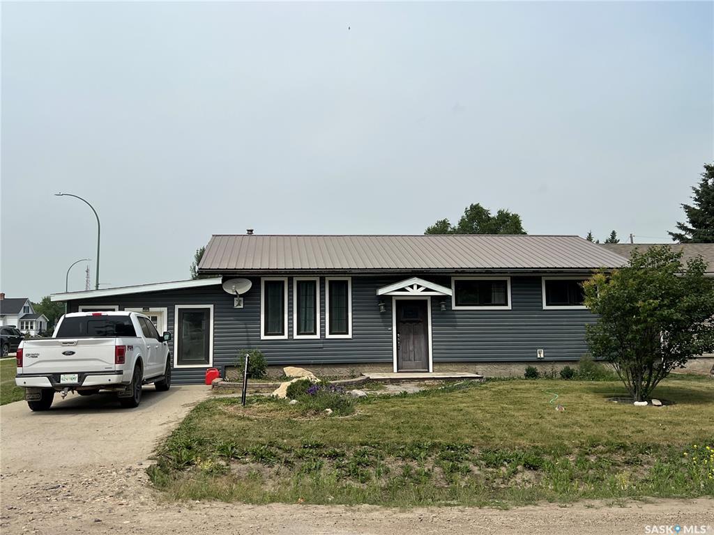 Property Photo: 104 Cooper Street SK S0E 1H0