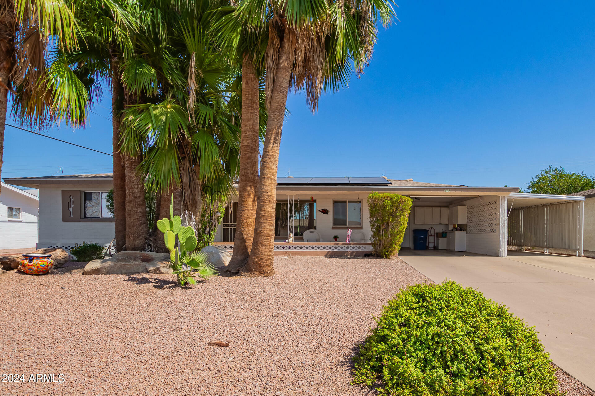 Property Photo:  427 N 55th Place  AZ 85205 