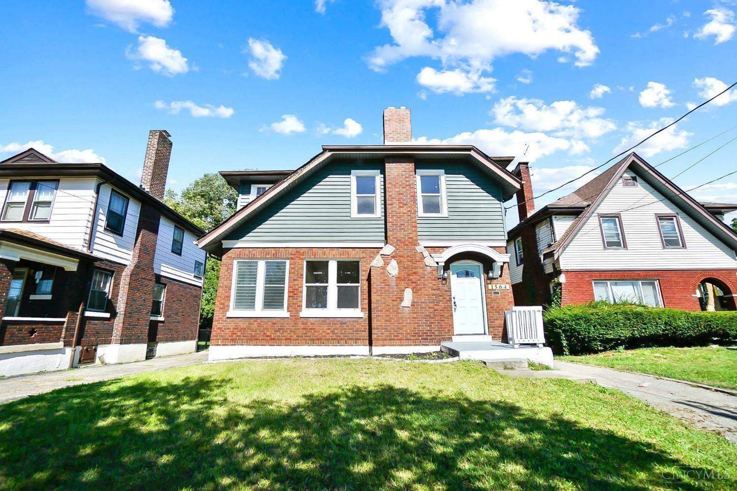 Property Photo:  1564 Yarmouth Avenue  OH 45237 