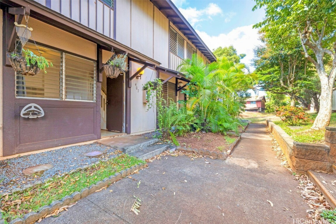 Property Photo:  94-1446 Lanikuhana Streets 407  HI 96789 