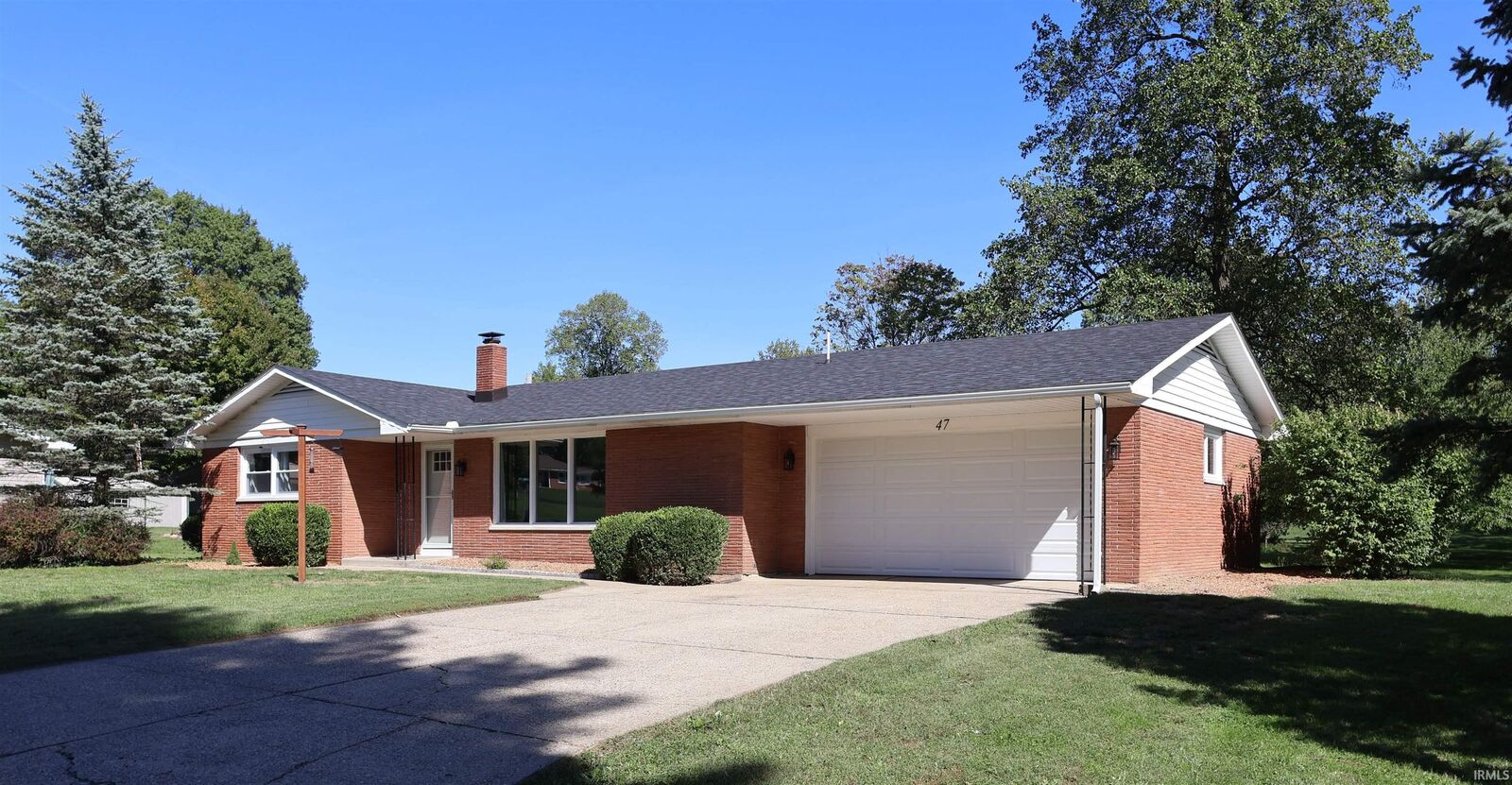 Property Photo: 47 Lynwood Drive IN 47501-1223