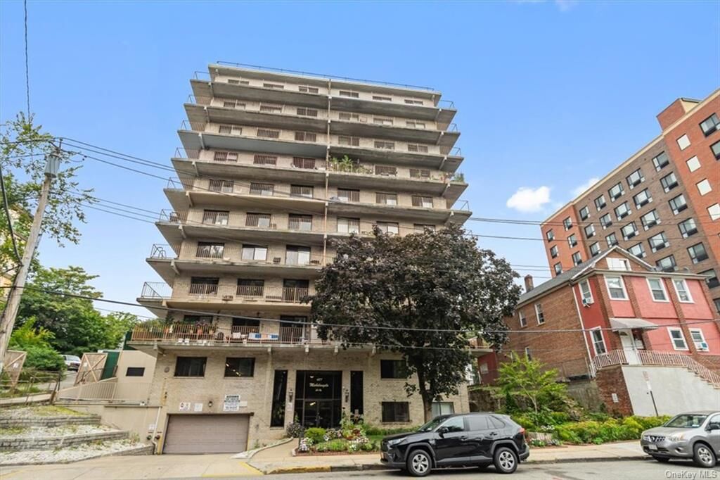 Property Photo: 687 Bronx River Road 6D NY 10704