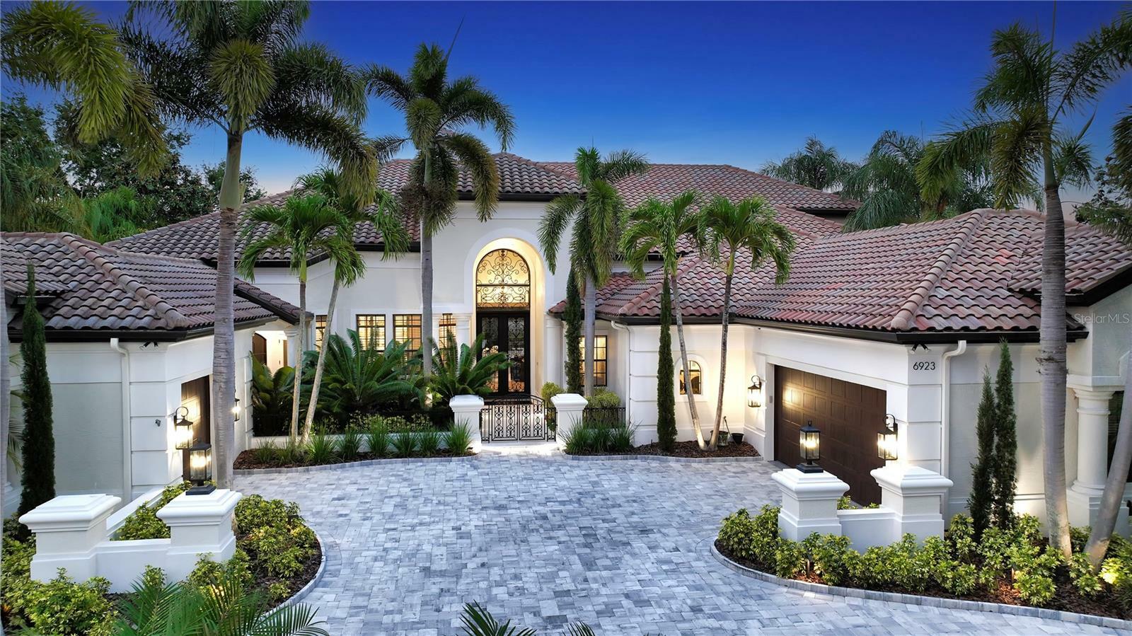 Property Photo: 6923 Westchester Circle FL 34202