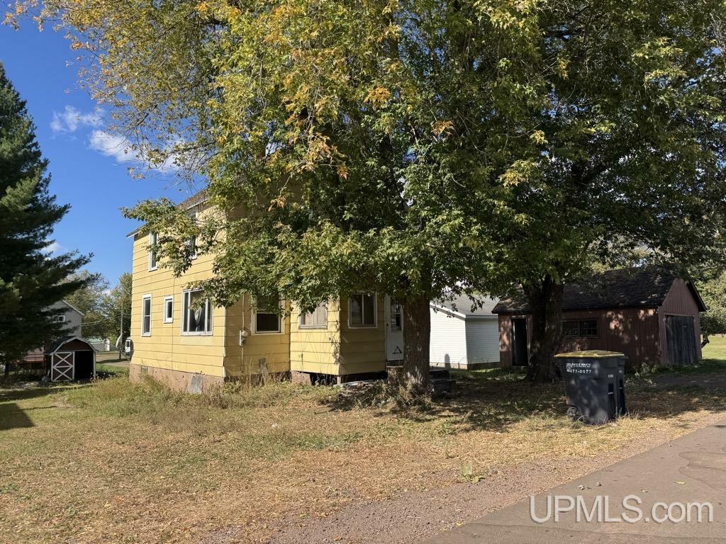 Property Photo:  1606 S Barber Street  MI 49911 