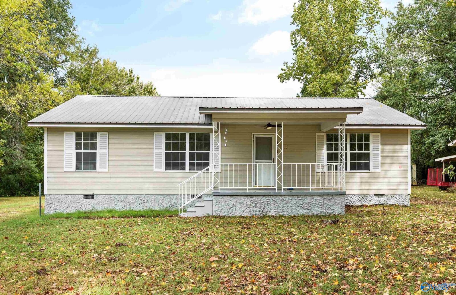 Property Photo: 131 McKinney Drive AL 35748
