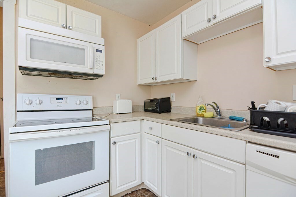 Property Photo:  6 Holman Street  MA 02703 