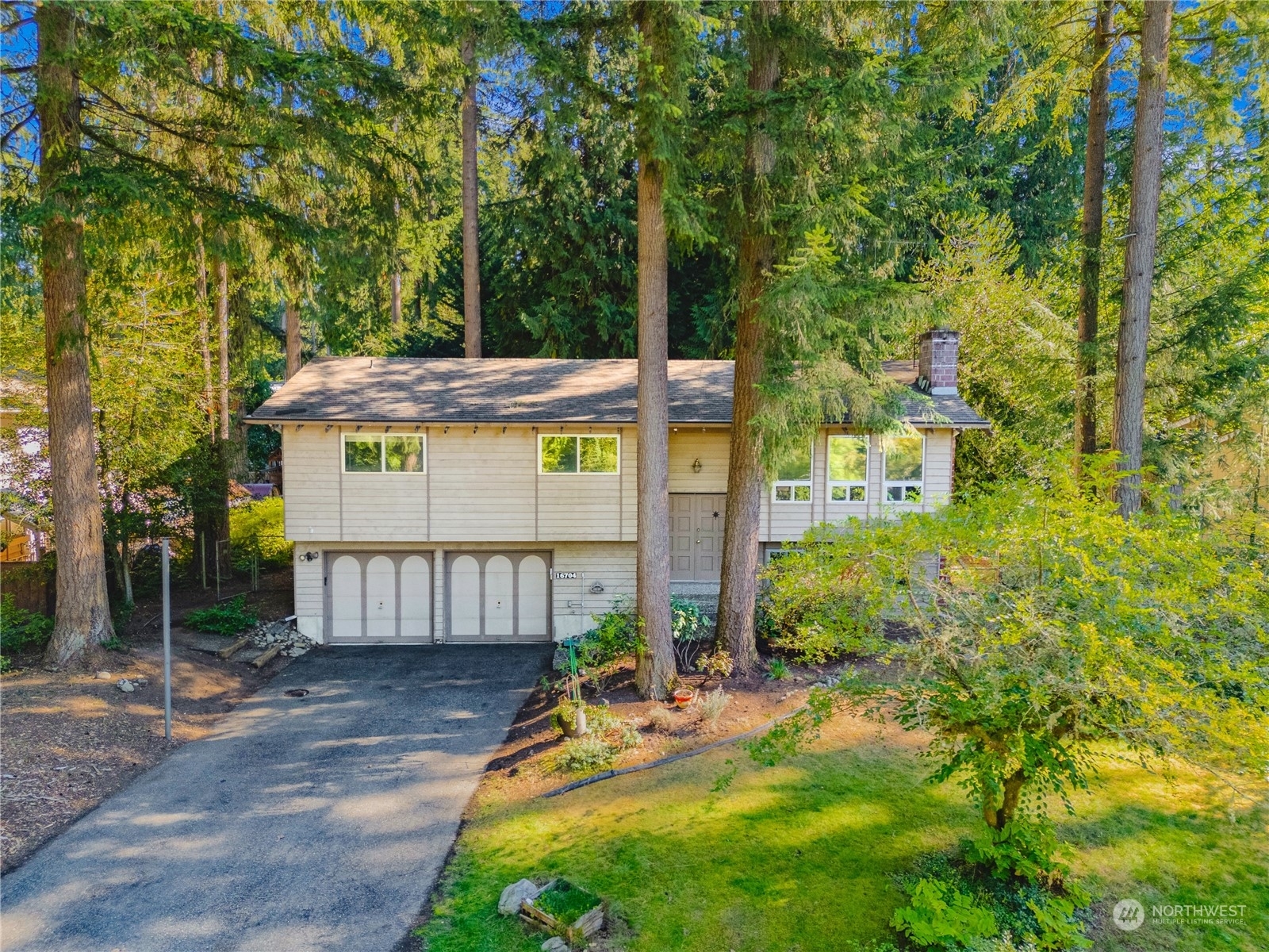 Property Photo:  16704  188th Place NE  WA 98072 