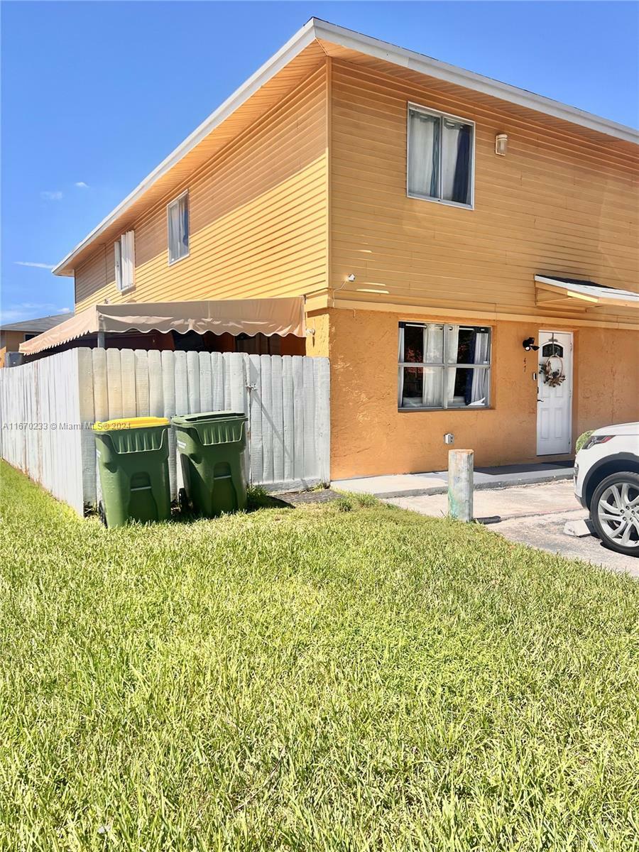 Property Photo:  47 NE 12th Ave 47  FL 33030 