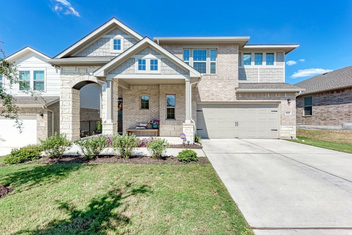 Property Photo:  521 Elm Green Street  TX 78634 