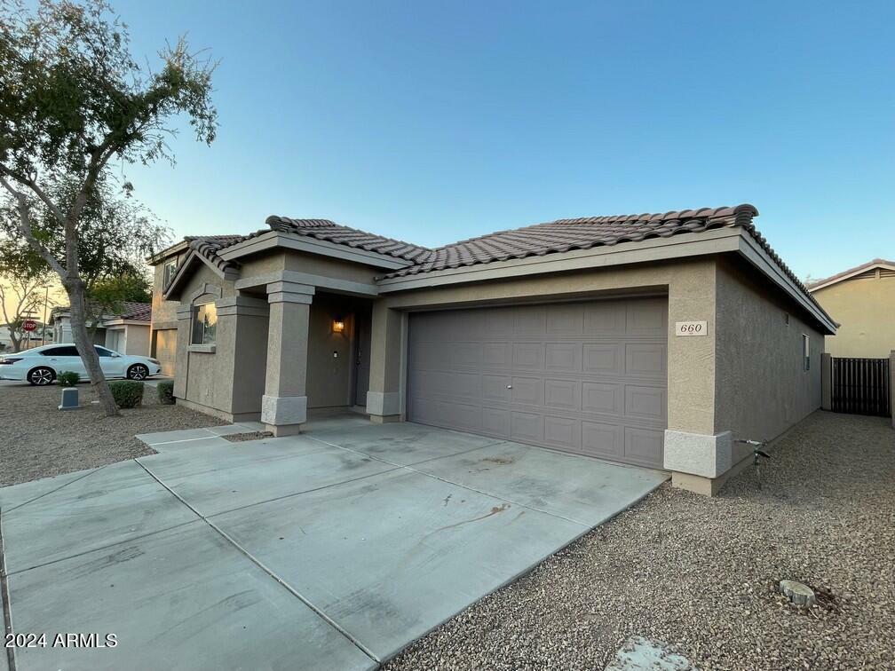 Property Photo:  660 E Browning Way  AZ 85286 