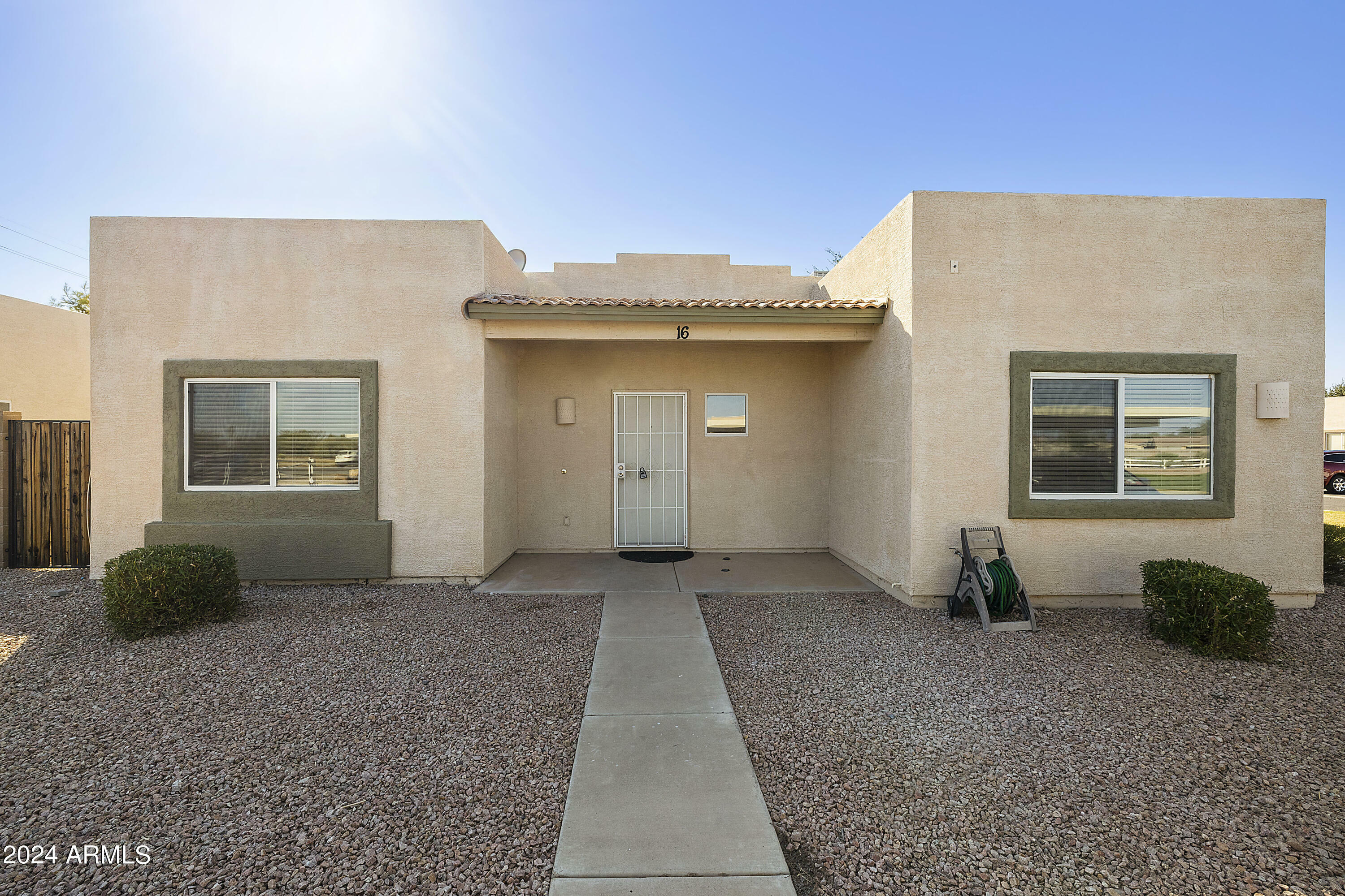 Property Photo:  2300 E Magma Road 16  AZ 85143 